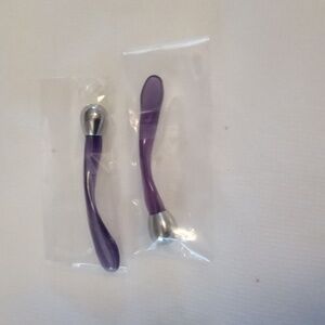 2 Cooling Eye Roller Wands🤩